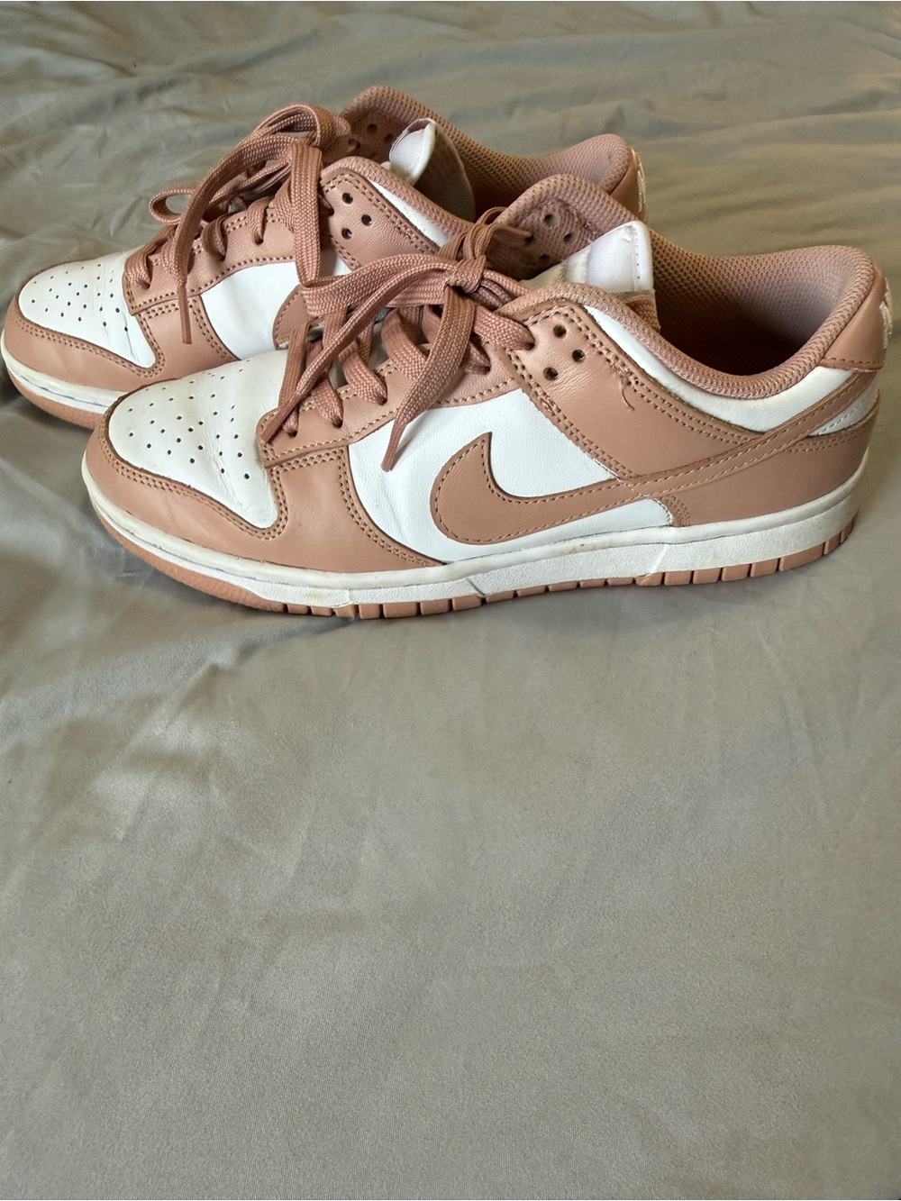 Nike Low-Top Sneakers in Dusty Pink and White
